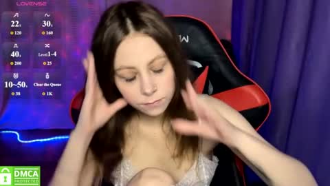Snapshot of natural_babe666 chatting on June 20, 2:20 pm natural_babe666 online show from June 20, 2:20 pm