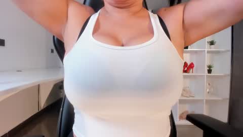 Jazmin Bigboobs online show from July 18, 11:41 pm