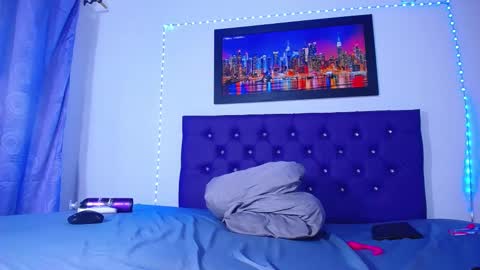  Annie  online show from March 8, 6:21 am