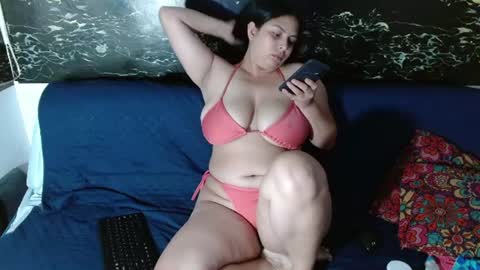 Snapshot of naturalboobs1 chatting on July 16, 2:17 am Annie online show from July 16, 2:17 am
