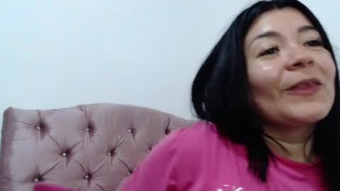 Snapshot of naturally_mature chatting on December 28, 12:04 am Sammy online show from December 28, 12:04 am