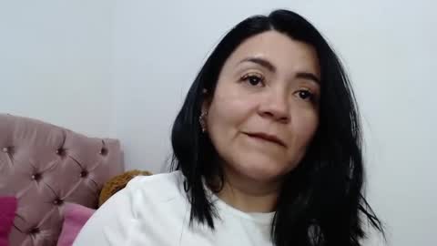 Snapshot of naturally_mature chatting on January 2, 3:26 am Sammy online show from January 2, 3:26 am