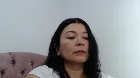 Snapshot of naturally_mature chatting on February 6, 5:03 am Sammy online show from February 6, 5:03 am