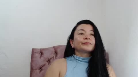 Snapshot of naturally_mature chatting on December 5, 5:49 am Sammy online show from December 5, 5:49 am