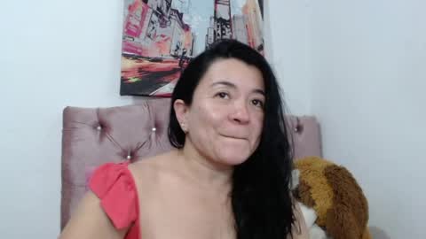Snapshot of naturally_mature chatting on May 14, 2:18 am Sammy online show from May 14, 2:18 am