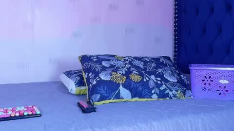 Snapshot of naturaltitss_ chatting on April 21, 7:39 pm Gwen online show from April 21, 7:39 pm