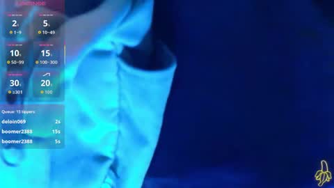 Snapshot of naturaltitss_ chatting on May 17, 7:43 pm Gwen online show from May 17, 7:43 pm