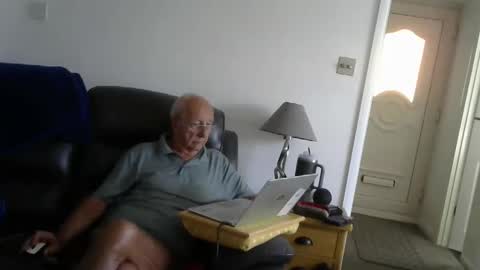 Snapshot of naturistmale81 chatting on September 11, 3:34 pm naturistmale81 online show from September 11, 3:34 pm
