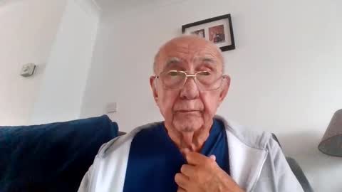 Snapshot of naturistmale81 chatting on October 10, 11:53 am naturistmale81 online show from October 10, 11:53 am