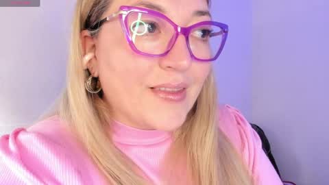 Snapshot of naty__mature_ chatting on May 2, 5:29 pm Nataly online show from May 2, 5:29 pm