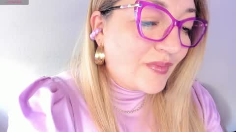 Snapshot of naty__mature_ chatting on May 5, 5:32 pm Nataly online show from May 5, 5:32 pm