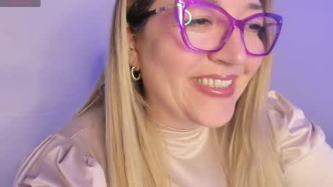 Snapshot of naty__mature_ chatting on May 17, 1:14 am Nataly online show from May 17, 1:14 am