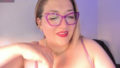 Snapshot of naty__mature_ chatting on May 29, 6:17 pm Nataly online show from May 29, 6:17 pm