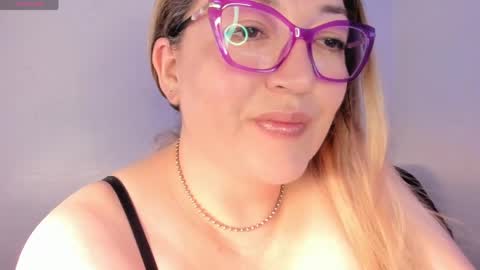 Snapshot of naty__mature_ chatting on June 9, 6:41 pm Nataly online show from June 9, 6:41 pm