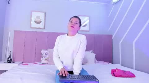 natybliss online show from June 18, 5:19 am