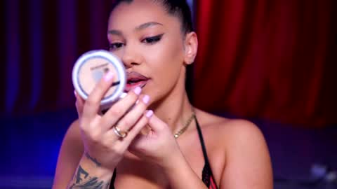 Snapshot of natydesiree chatting on December 24, 6:39 pm Naty online show from December 24, 6:39 pm