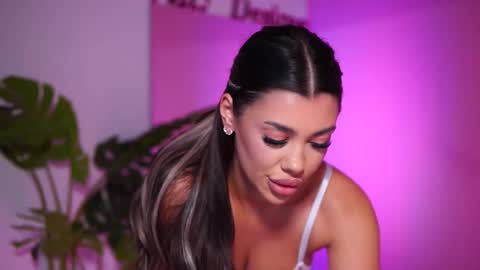 Snapshot of natydesiree chatting on March 3, 11:22 am Naty online show from March 3, 11:22 am