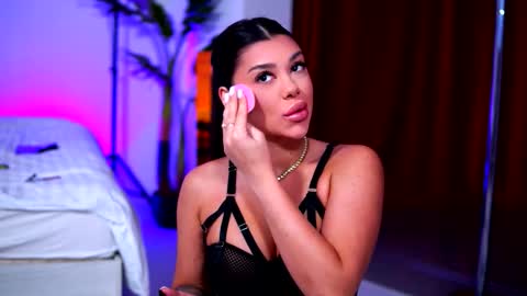 Naty online show from November 13, 10:25 am