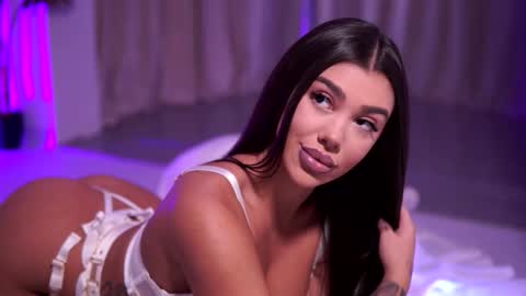 Naty online show from March 9, 8:02 pm