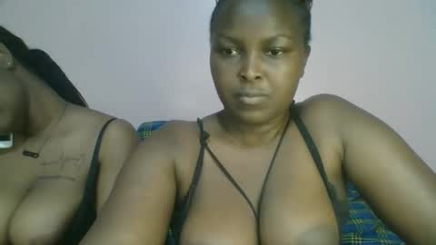 naughti_garlie online show from December 5, 5:53 pm