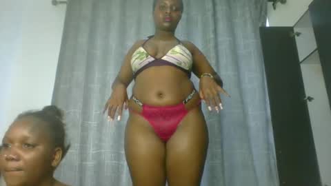 Snapshot of naughtty_bella8 chatting on July 10, 10:51 am naughtty_bella8 online show from July 10, 10:51 am