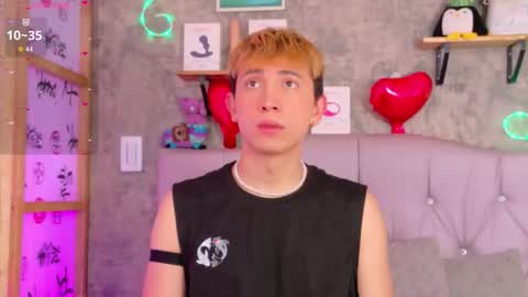 Snapshot of naughty__chris chatting on February 20, 1:11 pm Christopher Chris online show from February 20, 1:11 pm