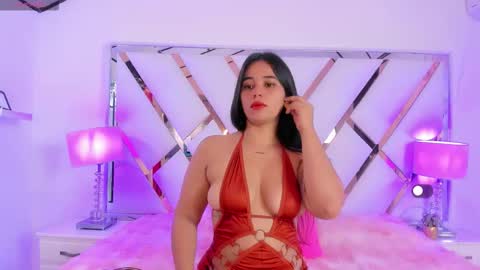 Snapshot of naughty__sara chatting on December 5, 11:41 am SARA online show from December 5, 11:41 am