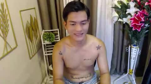 Snapshot of naughty_angelo chatting on April 15, 6:09 am naughty_angelo online show from April 15, 6:09 am