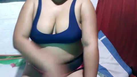 Hannah online show from February 15, 10:44 am