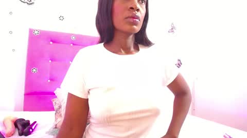 Snapshot of naughty_choko chatting on October 29, 7:21 am L I S S online show from October 29, 7:21 am