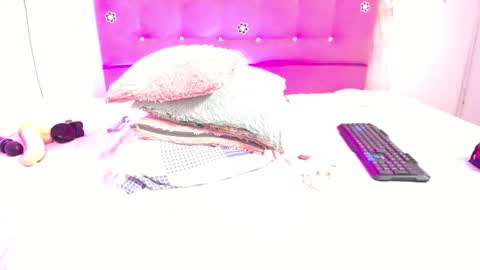 Snapshot of naughty_choko chatting on November 22, 1:04 am L I S S online show from November 22, 1:04 am