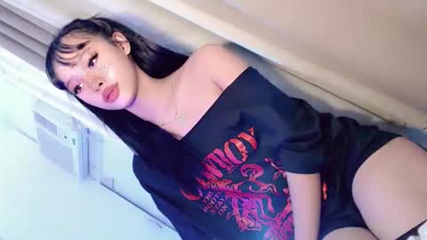 itsyourgirl kiara online show from March 12, 7:14 am