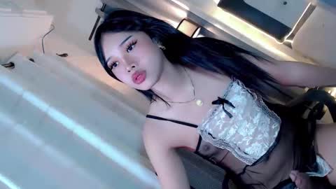 itsyourgirl kiara online show from May 23, 12:53 pm