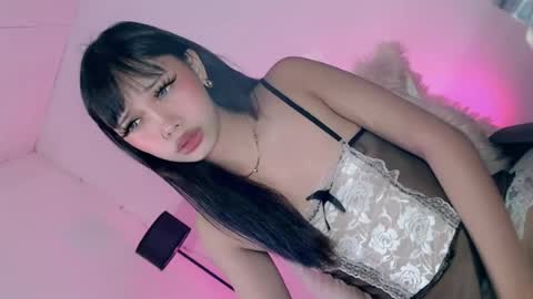 itsyourgirl kiara online show from June 14, 1:13 pm