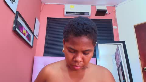 Snapshot of naughty_ebonyy chatting on December 15, 6:15 pm SASHA online show from December 15, 6:15 pm