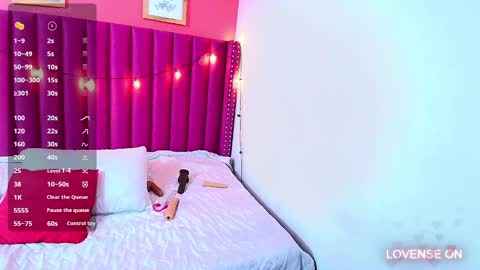 Snapshot of naughty_ebonyy chatting on December 22, 7:31 pm SASHA online show from December 22, 7:31 pm