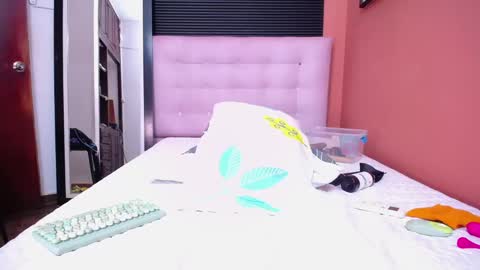Snapshot of naughty_ebonyy chatting on February 21, 1:55 am SASHA online show from February 21, 1:55 am