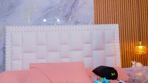 Snapshot of naughty_ebonyy chatting on September 24, 2:59 am SASHA online show from September 24, 2:59 am