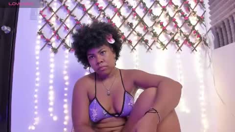 Snapshot of naughty_ebonyy chatting on May 15, 7:59 am SASHA online show from May 15, 7:59 am