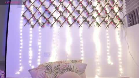 Snapshot of naughty_ebonyy chatting on May 25, 11:44 pm SASHA online show from May 25, 11:44 pm