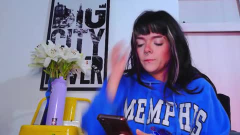 Em  please help me reach 100 thumbs up 3 online show from November 16, 6:41 am