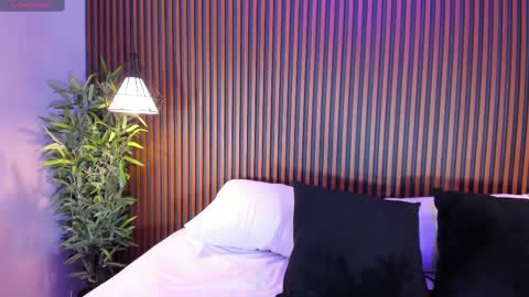 Flor online show from March 12, 1:47 am