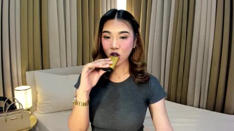 naughty_hunk_yuki online show from March 9, 7:12 am