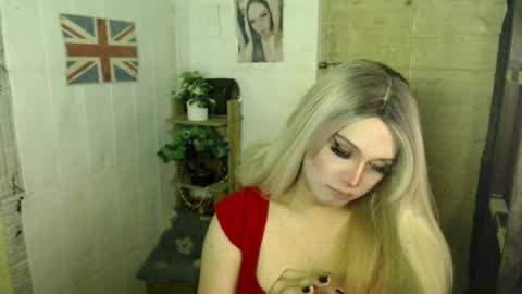 Snapshot of naughty_kim20 chatting on June 19, 2:05 am alexa online show from June 19, 2:05 am