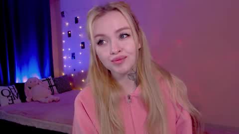 Snapshot of naughty_mablee chatting on May 24, 12:59 am Mable online show from May 24, 12:59 am