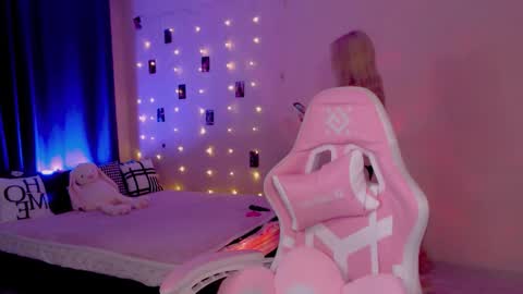Snapshot of naughty_mablee chatting on May 26, 1:23 am Mable online show from May 26, 1:23 am