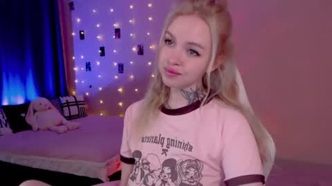 Snapshot of naughty_mablee chatting on June 12, 1:26 am Mable online show from June 12, 1:26 am