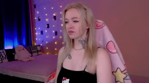 Snapshot of naughty_mablee chatting on June 12, 11:46 pm Mable online show from June 12, 11:46 pm