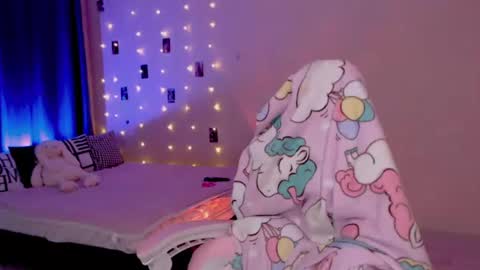 Snapshot of naughty_mablee chatting on June 14, 2:24 am Mable online show from June 14, 2:24 am