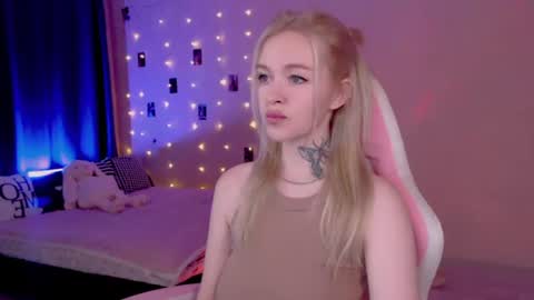 Snapshot of naughty_mablee chatting on June 15, 12:57 am Mable online show from June 15, 12:57 am